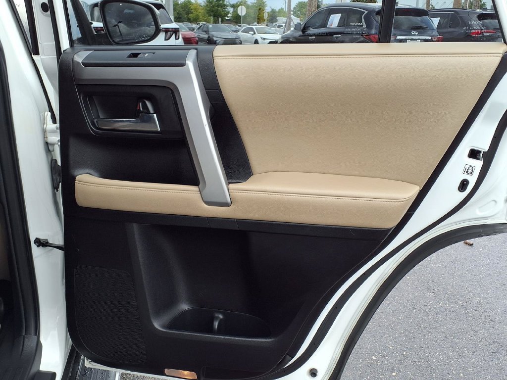 Used 2015 Toyota 4Runner SR5 RWD image 15