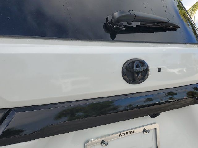 Used 2025 Toyota Sequoia Platinum AWD/4WD image 8