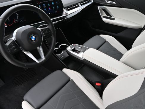 Certified 2025 BMW X2 xDrive28i AWD/4WD image 14