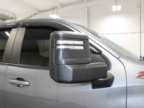 Used 2021 Chevrolet Silverado 1500 RST image 12