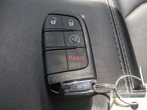Used 2022 Jeep Compass High Altitude AWD/4WD image 34