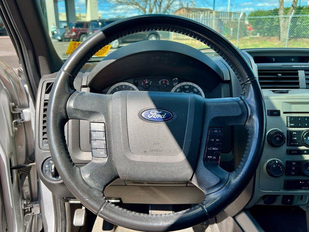 Used 2010 Ford Escape XLT AWD/4WD image 12