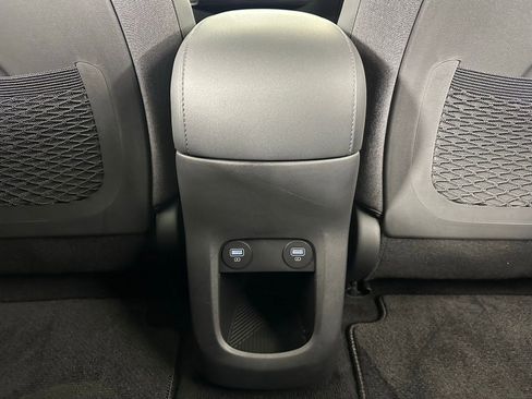 Used 2024 Hyundai Ioniq 5 Limited image 37