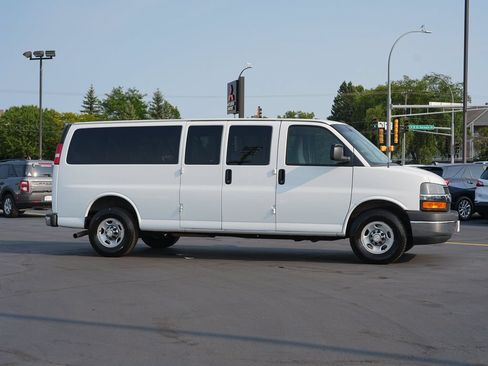 Used 2018 Chevrolet Express 3500 LT w/ LT Preferred Equipment Group RWD image 2