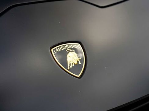 Used 2022 Lamborghini Huracan EVO RWD image 41