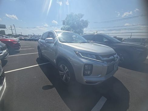 Used 2025 Mitsubishi Outlander Sport SE AWD/4WD image 3
