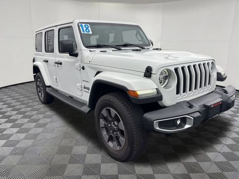 Used 2018 Jeep Wrangler Unlimited Sahara w/ Uconnect 4C Nav & Sound Group image 7