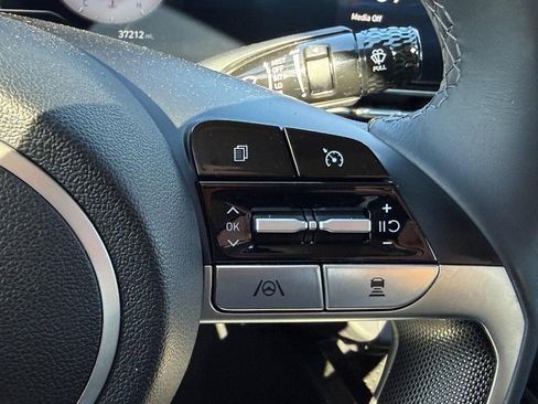 Used 2023 Hyundai Elantra SEL w/ Convenience Package image 20