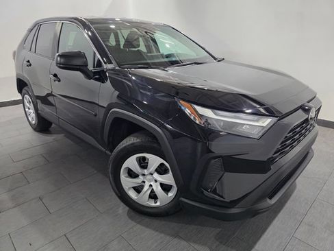 Used 2024 Toyota RAV4 LE AWD/4WD image 7