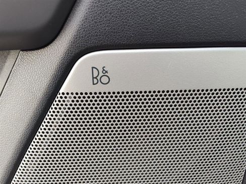 Used 2024 Ford F150 Lightning Lariat image 10