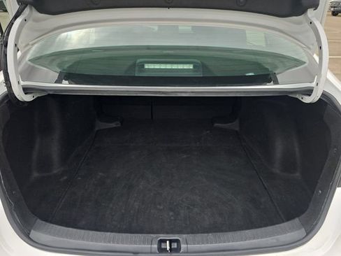 Used 2022 Toyota Corolla LE image 12