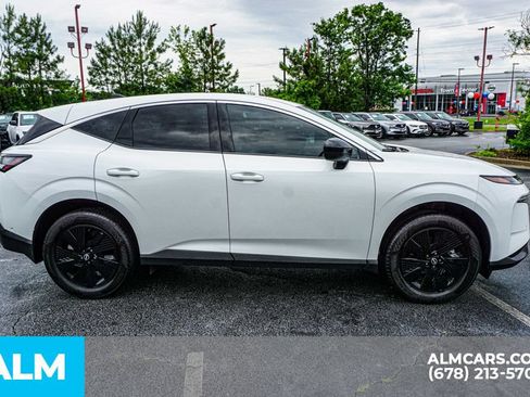 Used 2025 Nissan Murano SV AWD/4WD image 9