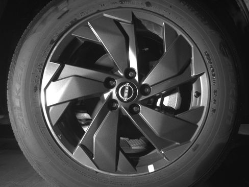 Used 2025 Nissan Rogue SV FWD image 13