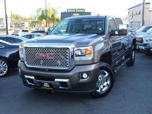 Used 2015 GMC Sierra 3500 Denali w/ Duramax Plus Package AWD/4WD image 41