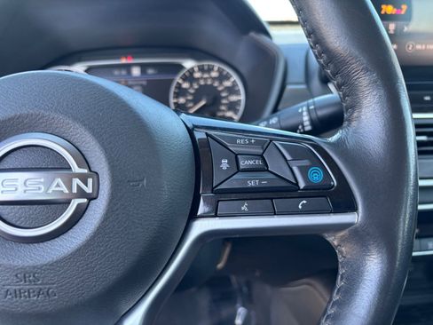 Used 2023 Nissan Altima 2.5 SL FWD image 30