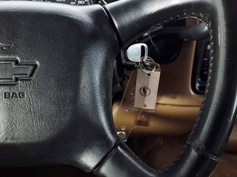 Used 2000 Chevrolet Silverado 1500 LS AWD/4WD image 18