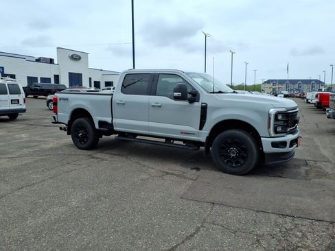 Used 2025 Ford F250 Lariat w/ Lariat Ultimate Package AWD/4WD image 8