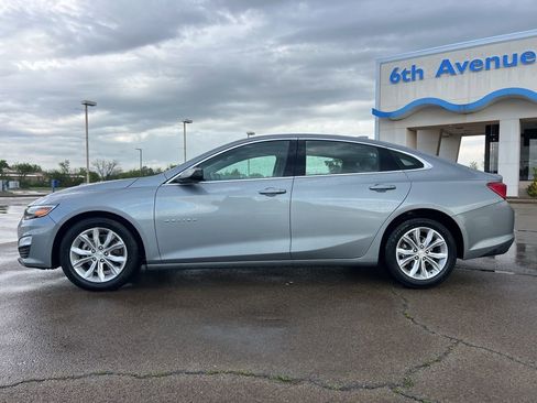 Used 2025 Chevrolet Malibu LT FWD image 2