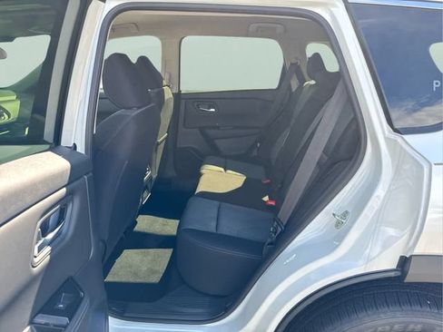 Certified 2025 Nissan Rogue SV AWD/4WD image 24
