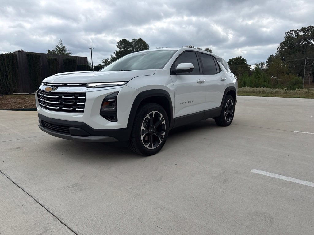 Used 2026 Chevrolet Equinox LT w/ Convenience Package II FWD image 1