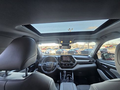 Used 2020 Toyota Highlander Limited image 43