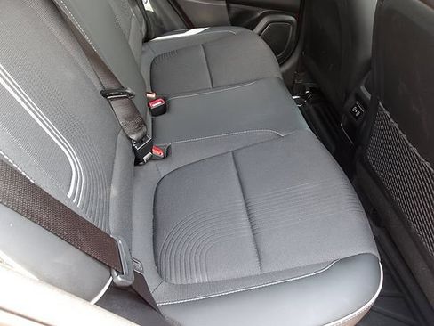 Certified 2025 Hyundai Venue Limited FWD image 10