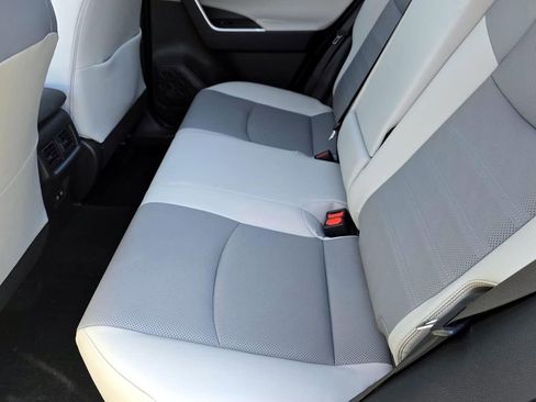 Used 2021 Toyota RAV4 Limited image 29