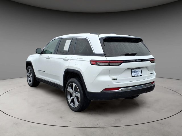 Used 2023 Jeep Grand Cherokee Limited AWD/4WD image 3