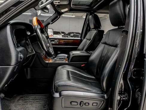Used 2015 Lincoln Navigator 2WD image 3