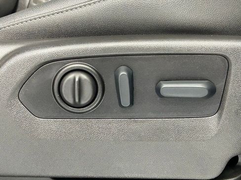 Used 2022 Chevrolet Silverado 2500 LTZ w/ LTZ Premium Package image 11