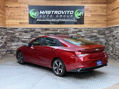 Used 2023 Hyundai Elantra Limited w/ Preferred Accessory Package FWD image 8