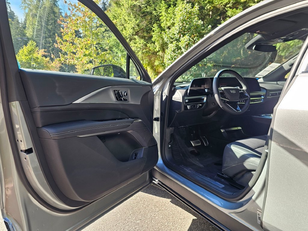 New 2027 Cadillac Lyriq Sport AWD/4WD image 15