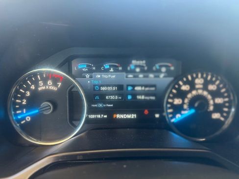 Used 2015 Ford F150 Platinum w/ Equipment Group 701A Luxury image 26