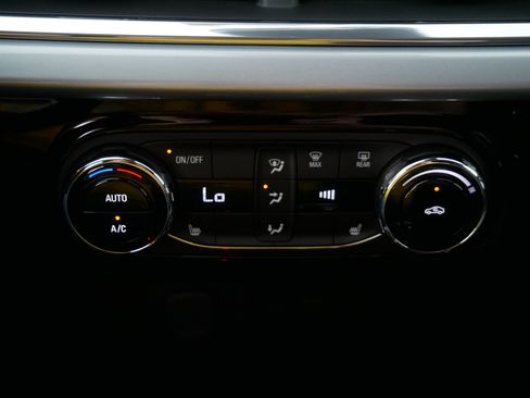 New 2026 Chevrolet Trax LT w/ LT Convenience Package FWD image 8