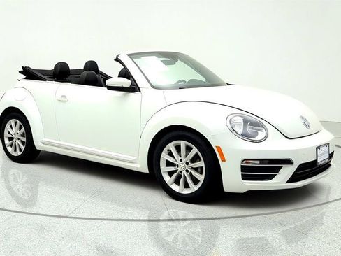 Used 2019 Volkswagen Beetle 2.0T SE FWD image 3