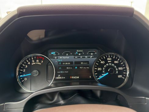 Used 2018 Ford F150 Lariat w/ Equipment Group 502A Luxury AWD/4WD image 20