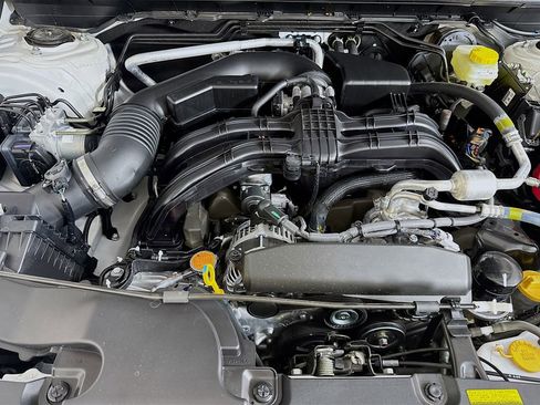 Certified 2025 Subaru Crosstrek 2.5i Limited w/ Crosstrek Mirror Package image 38