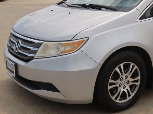 Used 2013 Honda Odyssey EX image 3