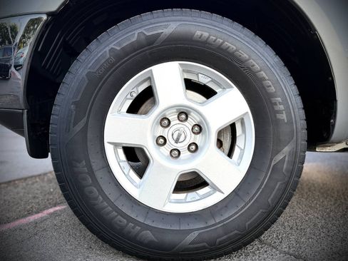 Used 2007 Nissan Frontier SE w/ SE Value Truck Pkg AWD/4WD image 17