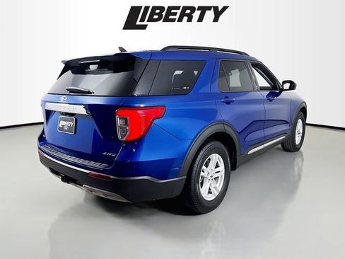 Certified 2022 Ford Explorer XLT w/ Equipment Group 202A image 7