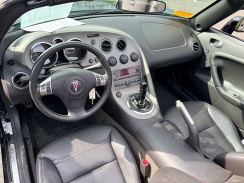 Used 2007 Pontiac Solstice GXP w/ Premium Package RWD image 10