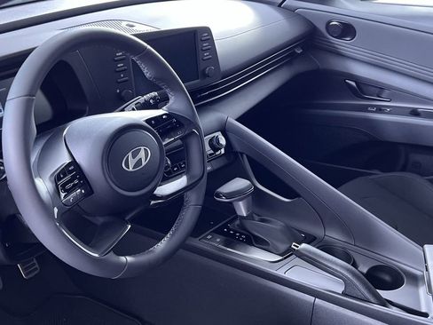 Used 2025 Hyundai Elantra Sport FWD image 29