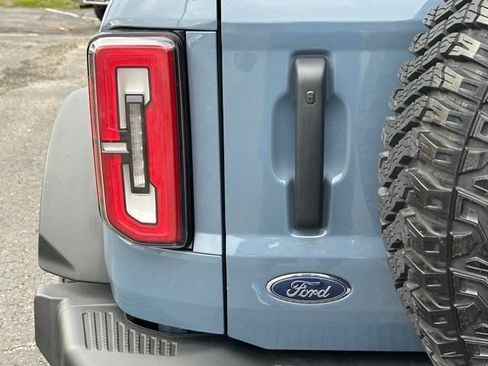 Used 2023 Ford Bronco Badlands w/ Sasquatch Package AWD/4WD image 17