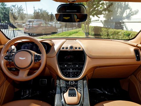 Used 2023 Aston Martin DBX 707 image 10