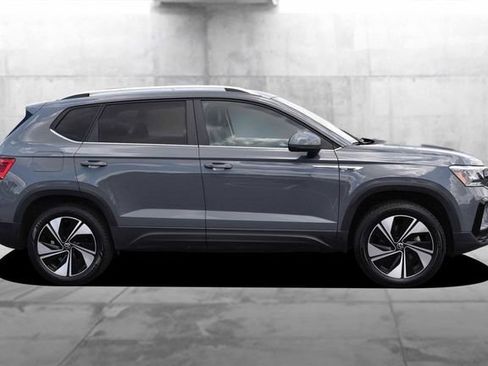 Certified 2023 Volkswagen Taos SE AWD/4WD image 5