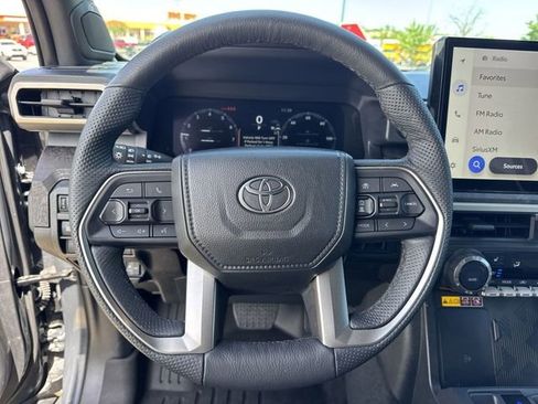 Used 2025 Toyota Tacoma Limited AWD/4WD image 17