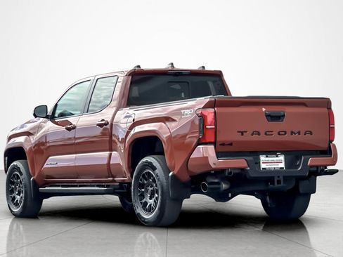 Certified 2025 Toyota Tacoma TRD Sport w/ TRD Sport Premium Package AWD/4WD image 3