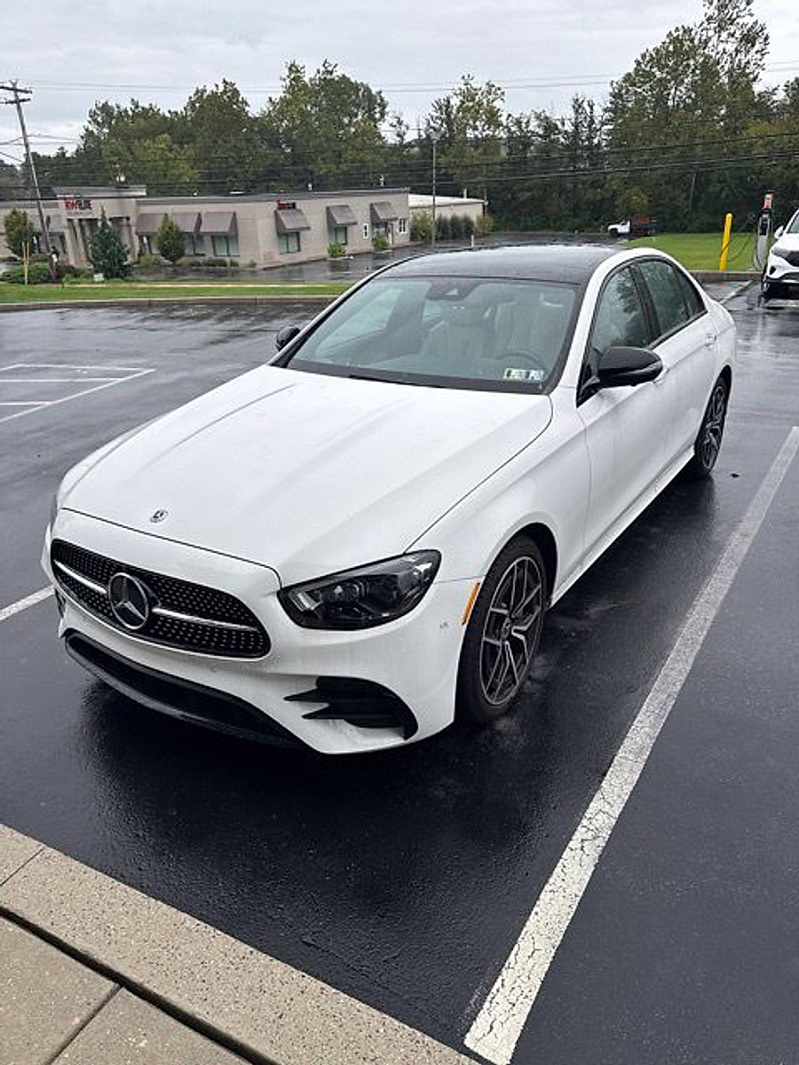 Used 2023 Mercedes-Benz E 350 4MATIC Sedan image 1