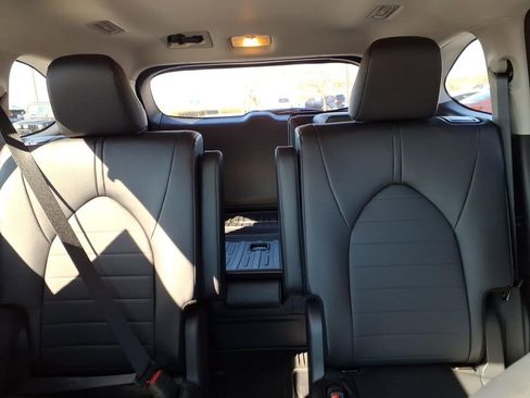 New 2026 Toyota Highlander XLE image 14