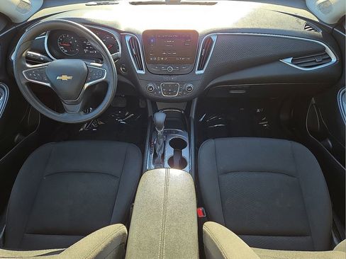 Used 2024 Chevrolet Malibu LT image 17
